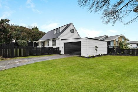 Photo of property in 17 Caulfield Place, Nawton, Hamilton, 3200