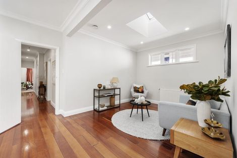 Photo of property in 3 Dee Street, Island Bay, Wellington, 6023