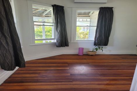 Photo of property in 1/98 Birkenhead Avenue, Birkenhead, Auckland, 0626
