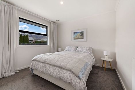 Photo of property in 24 Ethereal Crescent, Mount Pisa, Cromwell, 9383