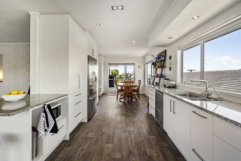 Photo of property in 22 Summit Drive, Torbay, Auckland, 0630