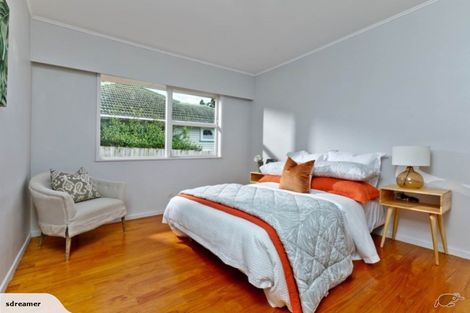 Photo of property in 22 Lynden Avenue, Hillcrest, Auckland, 0627