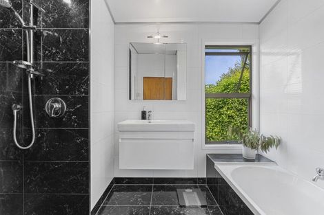 Photo of property in 3h Wallace Place, Westown, New Plymouth, 4310