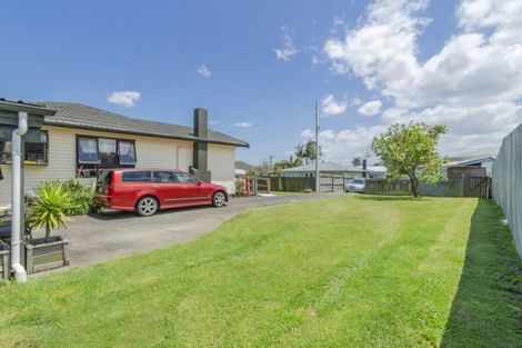 Photo of property in 23 Tironui Station Road East, Papakura, 2112