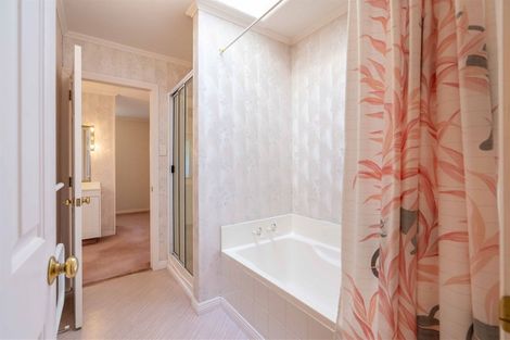 Photo of property in 14 Javelin Place, West Harbour, Auckland, 0618