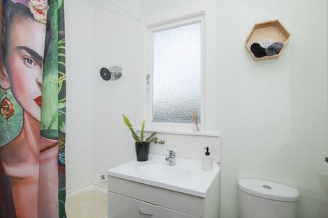 Photo of property in 120 Iranui Road, Inner Kaiti, Gisborne, 4010