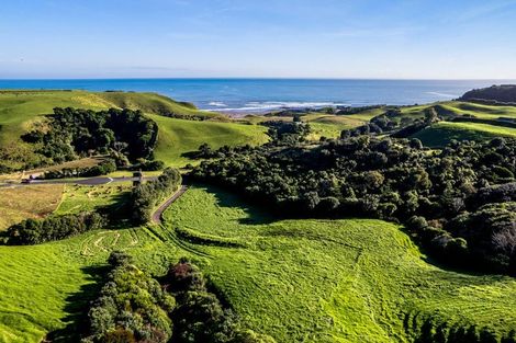 Photo of property in Tapuae, 1 Washer Road, Omata, New Plymouth, 4374