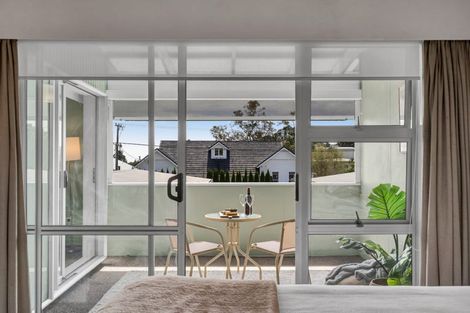 Photo of property in 4/1 Gilbert Street, New Plymouth, 4310