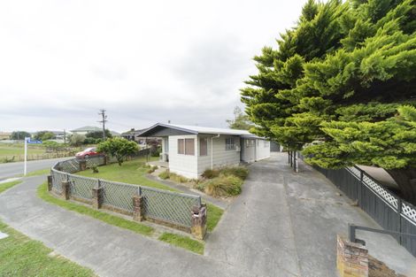 Photo of property in 1 Escort Grove, Awapuni, Palmerston North, 4412