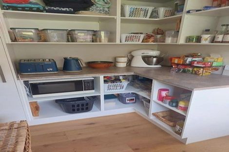 Photo of property in 137 Winara Avenue, Waikanae, 5036