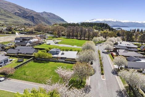 Photo of property in 14 Old Station Avenue, Wanaka, 9305