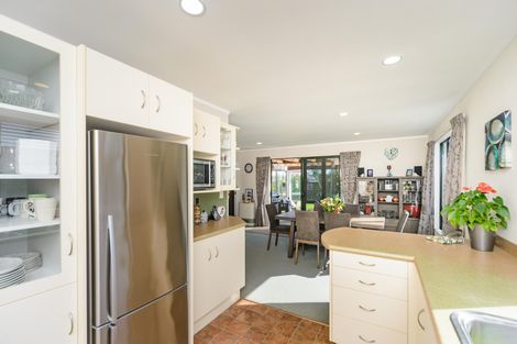 Photo of property in 39 Logan Way, Kelvin Grove, Palmerston North, 4414