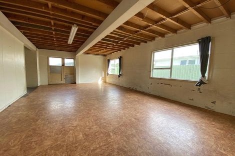 Photo of property in 29a-c Point England Road, Point England, Auckland, 1072