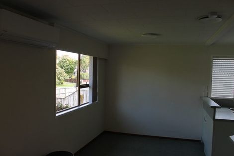 Photo of property in 5 Waari Avenue, Sunnyvale, Auckland, 0612