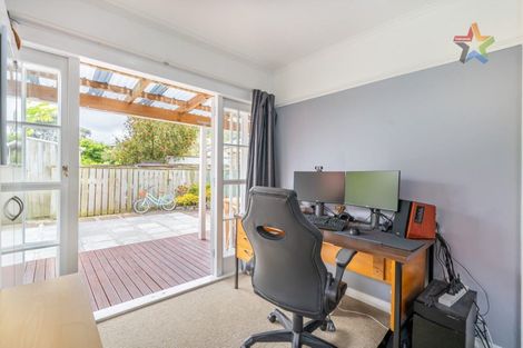 Photo of property in 18 Kauri Street, Eastbourne, Lower Hutt, 5013