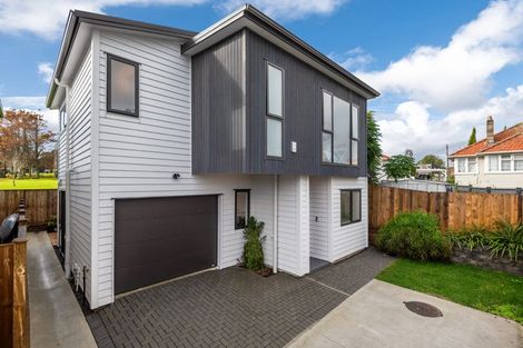 Photo of property in 21e Montgomery Avenue, Belmont, Auckland, 0622