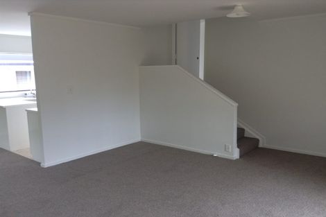 Photo of property in 2/5 Seine Road, Forrest Hill, Auckland, 0620
