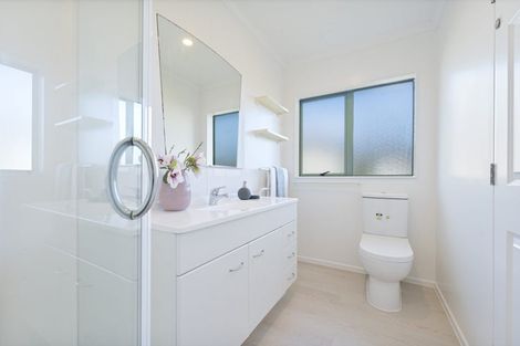 Photo of property in 29 Carling Avenue, Massey, Auckland, 0614