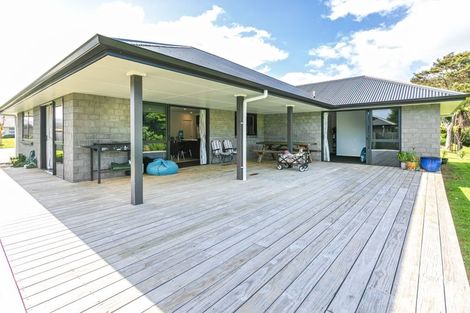 Photo of property in 2 Cherry Lane, Coromandel, 3506