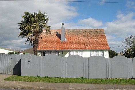 Photo of property in 6 Churchill Street, Waipukurau, 4200