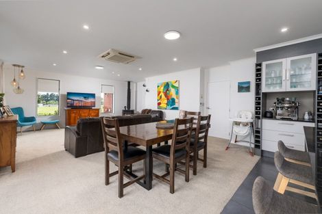 Photo of property in 55 Timaru Road, Waimate, 7924