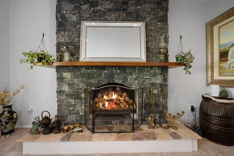 Photo of property in 49 Vaughans Road, Okura, Albany, 0792