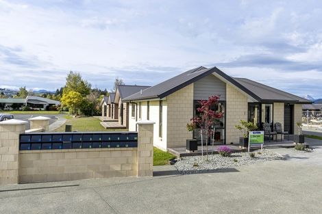 Photo of property in 28/10 Pop Andrew Drive, Te Anau, 9600