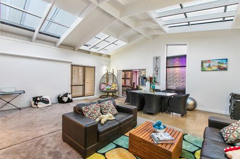 Photo of property in 7 Zenith Place, Conifer Grove, Takanini, 2112