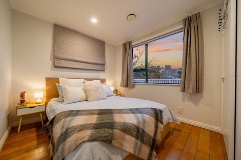 Photo of property in 4a Seatoun Heights Road, Seatoun, Wellington, 6022