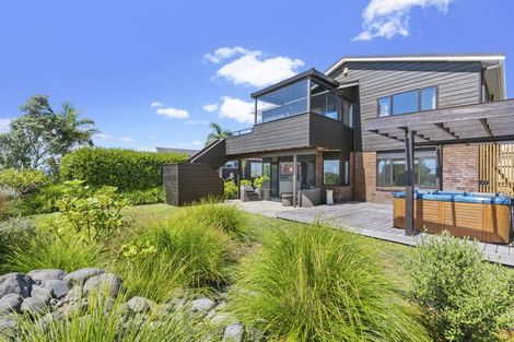 Photo of property in 42 Park Rise, Campbells Bay, Auckland, 0630