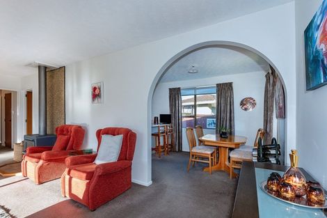 Photo of property in 21 Te Maru Place, Redwood, Christchurch, 8051