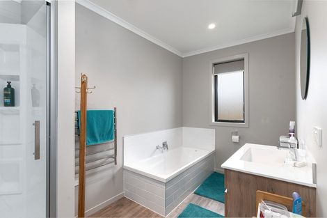 Photo of property in 14 Mitre Way, Solway, Masterton, 5810