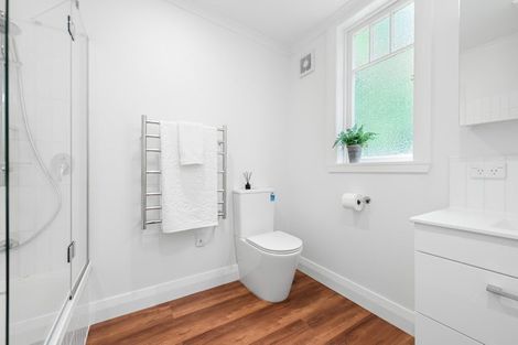 Photo of property in 1-2/6a Pohutukawa Street, Woburn, Lower Hutt, 5010