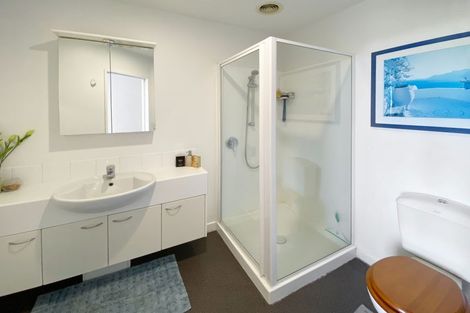 Photo of property in 7 Oakford Close, Riccarton, Christchurch, 8011