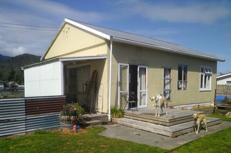 Photo of property in 2 Murray Street, Whataroa, 7886