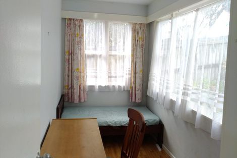 Photo of property in 1 Tyburnia Avenue, Mount Albert, Auckland, 1025