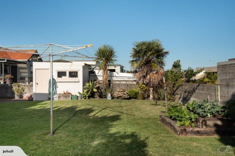 Photo of property in 52 Pitau Road, Mount Maunganui, 3116