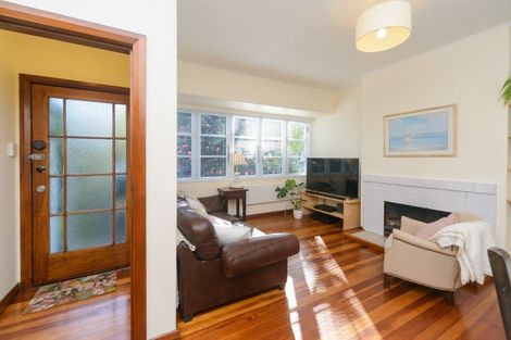 Photo of property in 32 Parata Street, Hokowhitu, Palmerston North, 4410