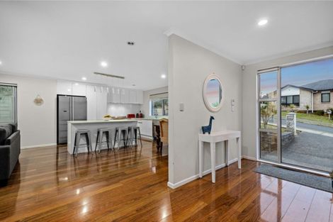 Photo of property in 102b San Marino Drive West, Henderson, Auckland, 0612