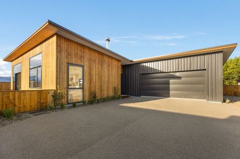 Photo of property in 43 Atkins Road, Luggate, Wanaka, 9382