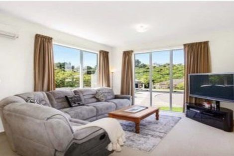 Photo of property in 9 Tararua Close, Aotea, Porirua, 5024