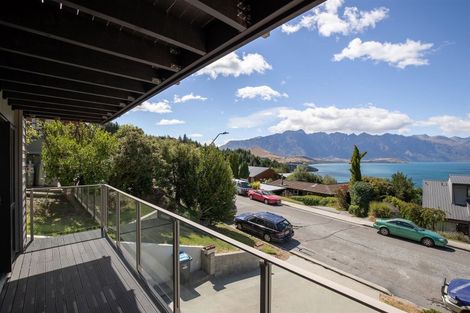 Photo of property in 54d Wynyard Crescent, Fernhill, Queenstown, 9300