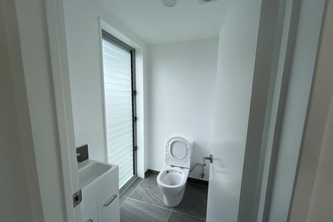 Photo of property in 17 Paparahi Place, Wainui, 0992