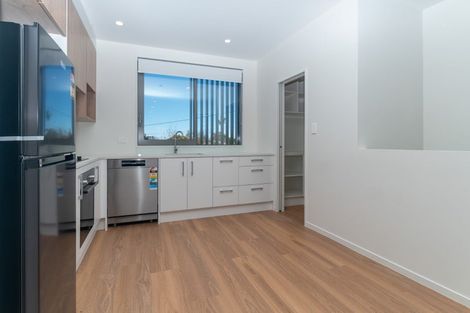 Photo of property in 8/2 Moor Avenue, Te Atatu Peninsula, Auckland, 0610