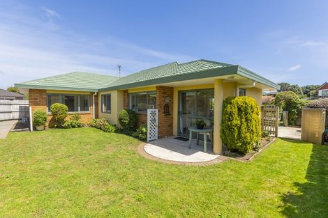Photo of property in 6 Mistral Place, Paraparaumu Beach, Paraparaumu, 5032