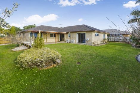 Photo of property in 35 Croftview Road, Wattle Downs, Auckland, 2103