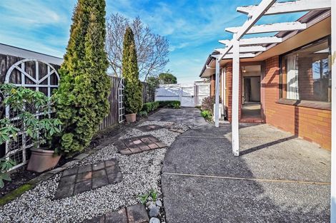 Photo of property in 3/22 Lake Terrace Road, Burwood, Christchurch, 8061