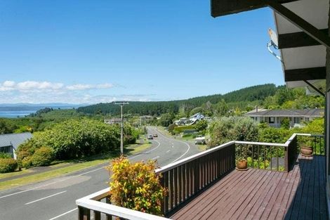 Photo of property in 90 Wakeman Road, Acacia Bay, Taupo, 3330