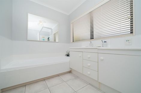 Photo of property in 19 Long Melford Road, Awapuni, Palmerston North, 4412