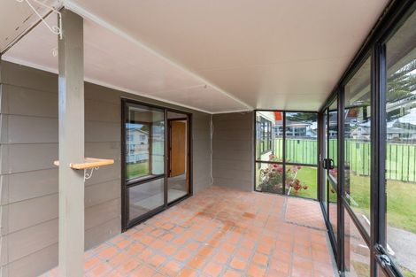 Photo of property in 13 Hewson Crescent, Otaki Beach, Otaki, 5512